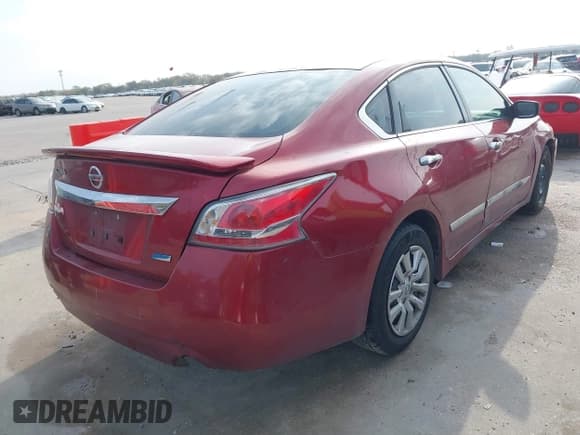 ✅ 2014 Nissan Altima SV • VIN: 1N4AL3AP1EC326412 • Lot: 43739168. Listed on IAAI with 221,812 mi. Free auction sales archive from the USA and detailed vehicle history report at DreamBid. Image 4.