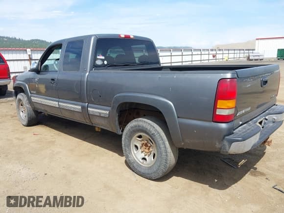 ✅ 2000 Chevrolet Silverado 2500 LS • VIN: 1GCGK29U7YE398008 • Lot: 42432596. Listed on IAAI with 217,691 mi. Free auction sales archive from the USA and detailed vehicle history report at DreamBid. Image 3.