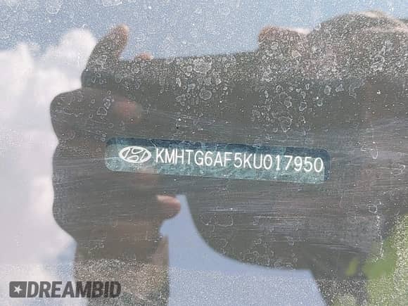 2019 Hyundai Veloster Premium with VIN KMHTG6AF5KU017950, listed as a IAAI auction lot 42611554 with 105,396 mi miles and . Bid and sale history available at DreamBid. Image 9.