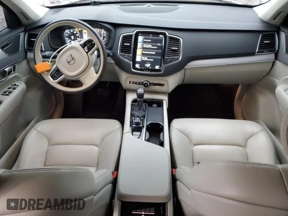 ✅ 2022 Volvo XC90 Momentum • VIN: YV4102CK7N1834777 • Lot: 85978694. Listed on Copart with 67,136 mi. Free auction sales archive from the USA and detailed vehicle history report at DreamBid. Image 8.