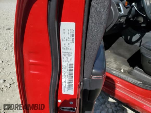 ✅ 2015 Dodge Durango R/T • VIN: 1C4SDJCT9FC789555 • Lot: 84862295. Wystawiony na Copart z przebiegiem 83 750 mil. Bezpłatny archiwum sprzedaży aukcyjnych z USA i szczegółowy raport historii pojazdu na DreamBid. Zdjęcie 13.