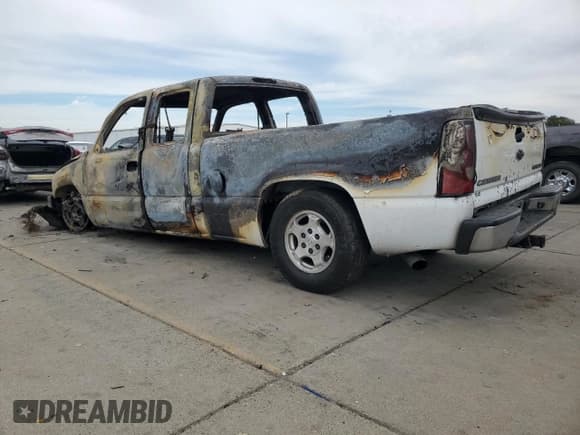 ✅ 2002 Chevrolet Silverado 1500 LS • VIN: 2GCEC19V321430517 • Лот: 92441305. Опубликован ранее на Copart с пробегом Не указан. Бесплатный доступ к архиву аукционных продаж из США и подробный отчёт об истории автомобиля на DreamBid. Изображение 2.