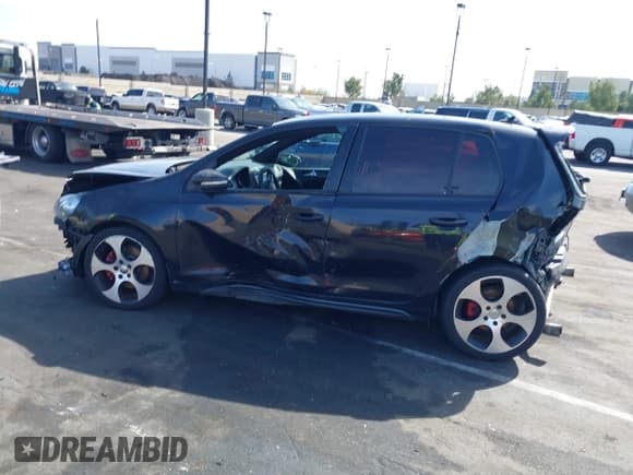 ✅ 2012 Volkswagen Golf GTI w/Conv & Sunroof PZEV • VIN: WVWGD7AJXCW212750 • Lot: 41593461. Wystawiony na IAAI z przebiegiem 122 805 mil. Bezpłatny archiwum sprzedaży aukcyjnych z USA i szczegółowy raport historii pojazdu na DreamBid. Zdjęcie 15.