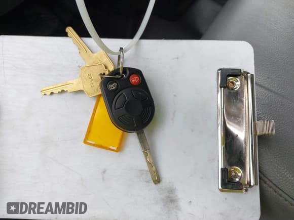 ✅ 2019 Ford Transit • VIN: 1FTYR2CM0KKB65167 • Lot: 43689679. Wystawiony na IAAI z przebiegiem 134 683 mil. Bezpłatny archiwum sprzedaży aukcyjnych z USA i szczegółowy raport historii pojazdu na DreamBid. Zdjęcie 11.