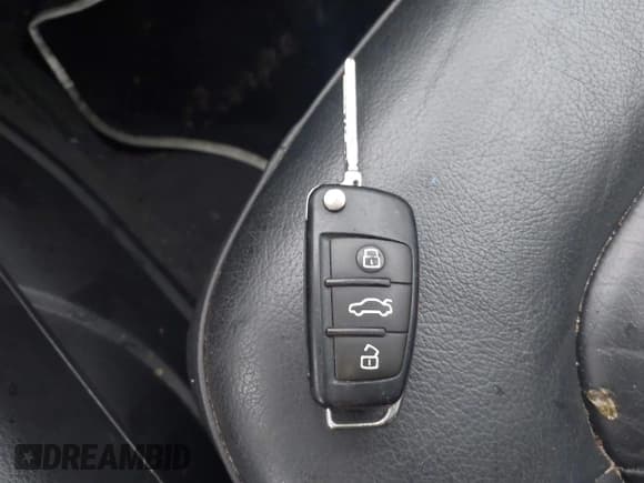 ✅ 2015 Audi Q7 Premium Plus • VIN: WA1LGAFE1FD010338 • Lot: 43501392. Listed on IAAI with 135,500 mi. Free auction sales archive from the USA and detailed vehicle history report at DreamBid. Image 11.