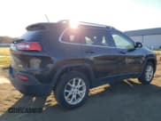 ✅ 2014 Jeep Cherokee Latitude • VIN: 1C4PJLCS7EW116696 • Lot: 93183235. Wystawiony na Copart z przebiegiem 76 718 mil. Bezpłatny archiwum sprzedaży aukcyjnych z USA i szczegółowy raport historii pojazdu na DreamBid. Zdjęcie 3.