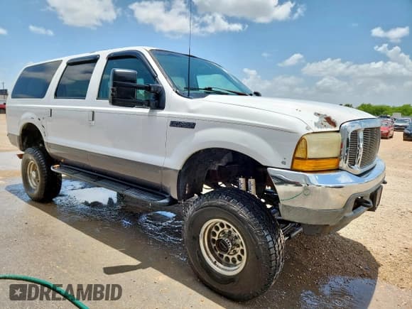 ✅ 2001 Ford Excursion XLT • VIN: 1FMNU41S31EB86876 • Lot: 61187645. Wystawiony na Copart z przebiegiem 172 135 mil. Bezpłatny archiwum sprzedaży aukcyjnych z USA i szczegółowy raport historii pojazdu na DreamBid. Zdjęcie 4.