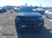 ✅ 2022 Ford Explorer XLT • VIN: 1FMSK8DH1NGA61725 • Lot: 41963544. Wystawiony na IAAI z przebiegiem 12 213 mil. Bezpłatny archiwum sprzedaży aukcyjnych z USA i szczegółowy raport historii pojazdu na DreamBid. Zdjęcie 13.