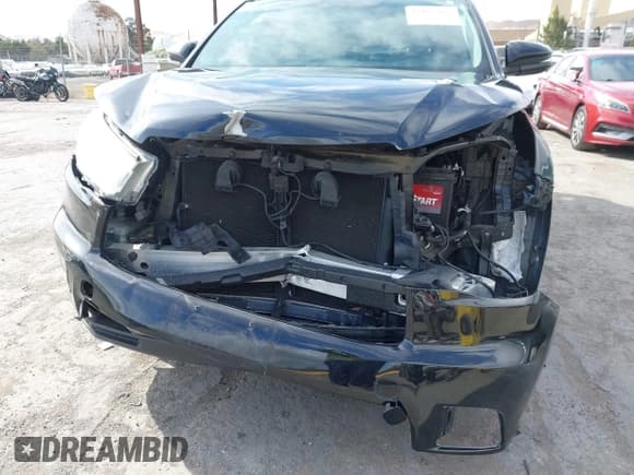 ✅ 2016 Toyota Highlander XLE • VIN: 5TDJKRFH7GS226978 • Lot: 43187982. Wystawiony na IAAI z przebiegiem 85 714 mil. Bezpłatny archiwum sprzedaży aukcyjnych z USA i szczegółowy raport historii pojazdu na DreamBid. Zdjęcie 6.