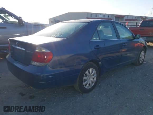 ✅ 2005 Toyota Camry SE • VIN: 4T1BE32K15U412756 • Lot: 43370929. Listed on IAAI with 210,596 mi. Free auction sales archive from the USA and detailed vehicle history report at DreamBid. Image 4.