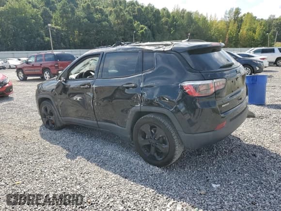 ✅ 2019 Jeep Compass Altitude • VIN: 3C4NJCBB9KT612996 • Lot: 82093255. Wystawiony na Copart z przebiegiem 199 374 mil. Bezpłatny archiwum sprzedaży aukcyjnych z USA i szczegółowy raport historii pojazdu na DreamBid. Zdjęcie 2.