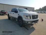 ✅ 2018 Nissan Titan Pro-4X • VIN: 1N6BA1F41JN520957 • Lot: 68283595. Wystawiony na Copart z przebiegiem 115 799 mil. Bezpłatny archiwum sprzedaży aukcyjnych z USA i szczegółowy raport historii pojazdu na DreamBid. Zdjęcie 13.