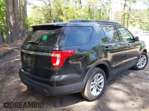 ✅ 2017 Ford Explorer • VIN: 1FM5K7B80HGD09817 • Lot: 42122712. Wystawiony na IAAI z przebiegiem 104 036 mil. Bezpłatny archiwum sprzedaży aukcyjnych z USA i szczegółowy raport historii pojazdu na DreamBid. Zdjęcie 4.