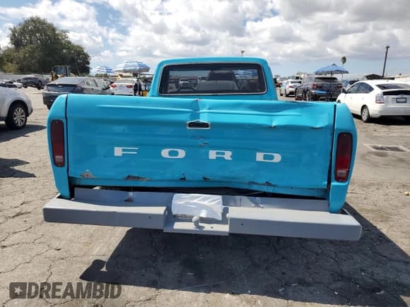✅ 1977 FORD All Models F150 • VIN: F15BRY70443 • Lot: 71598334. Wystawiony na Copart z przebiegiem 29 909 mil. Bezpłatny archiwum sprzedaży aukcyjnych z USA i szczegółowy raport historii pojazdu na DreamBid. Zdjęcie 10.