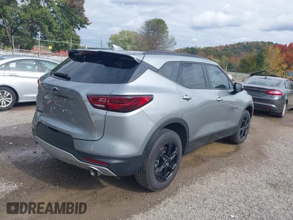 ✅ 2023 Chevrolet Blazer LT • VIN: 3GNKBCR41PS235530 • Lot: 43537754. Wystawiony na IAAI z przebiegiem 11 712 mil. Bezpłatny archiwum sprzedaży aukcyjnych z USA i szczegółowy raport historii pojazdu na DreamBid. Zdjęcie 4.