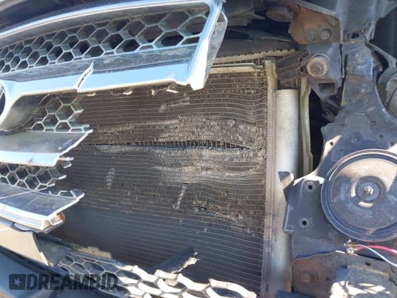 ✅ 2008 Hyundai Santa Fe GLS • VIN: 5NMSG73D68H198784 • Lot: 43586655. Listed on IAAI with 230,264 mi. Free auction sales archive from the USA and detailed vehicle history report at DreamBid. Image 12.