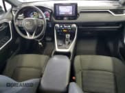 ✅ 2022 Toyota RAV4 Hybrid SE • VIN: 4T3T6RFV4NU084202 • Лот: 91257535. Опубликован ранее на Copart с пробегом 57 854 миль. Бесплатный доступ к архиву аукционных продаж из США и подробный отчёт об истории автомобиля на DreamBid. Изображение 8.