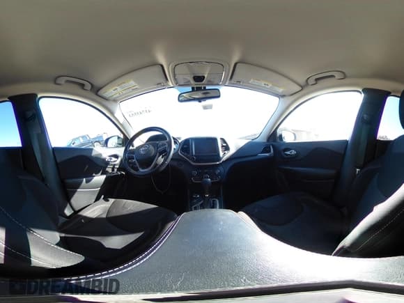 ✅ 2016 Jeep Cherokee Latitude • VIN: 1C4PJMCS2GW220134 • Lot: 43743553. Wystawiony na IAAI z przebiegiem 171 300 mil. Bezpłatny archiwum sprzedaży aukcyjnych z USA i szczegółowy raport historii pojazdu na DreamBid. Zdjęcie 19.