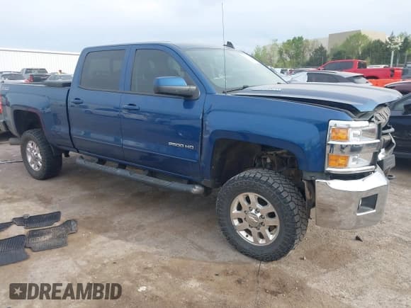 ✅ 2015 Chevrolet Silverado 2500HD LT • VIN: 1GC1KVE87FF564213 • Lot: 41987148. Listed on IAAI with 271,822 mi. Free auction sales archive from the USA and detailed vehicle history report at DreamBid. Image 1.