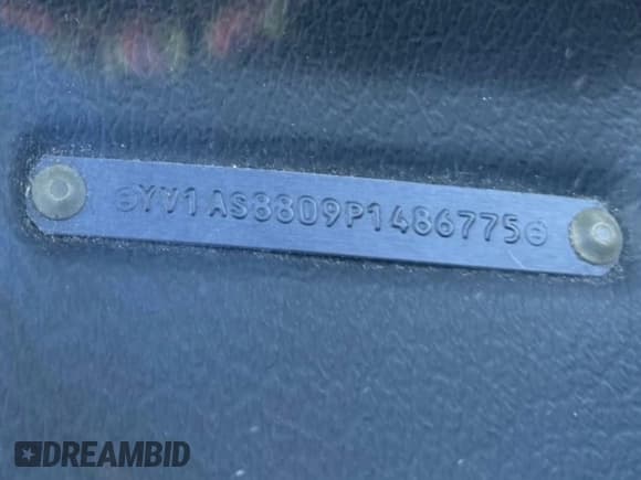 ✅ 1994 Volvo 940 • VIN: YV1JW8314R1108452 • Lot: 84460984. Wystawiony na Copart z przebiegiem 142 718 mil. Bezpłatny archiwum sprzedaży aukcyjnych z USA i szczegółowy raport historii pojazdu na DreamBid. Zdjęcie 10.