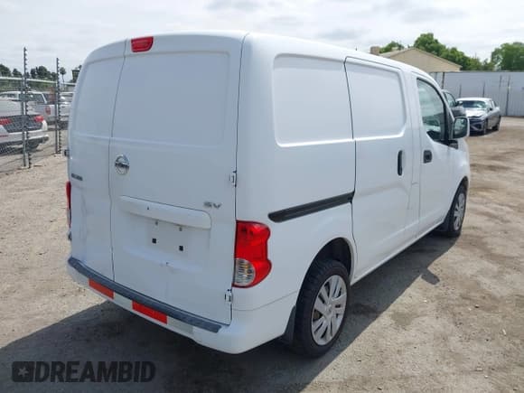 ✅ 2017 Nissan NV200 SV • VIN: 3N6CM0KN8HK718844 • Lot: 42052284. Listed on IAAI with 70,122 mi. Free auction sales archive from the USA and detailed vehicle history report at DreamBid. Image 4.