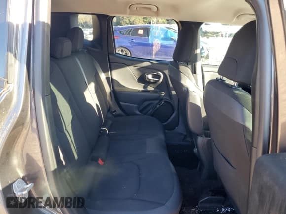 ✅ 2018 Jeep Renegade Altitude • VIN: ZACCJABB7JPJ72050 • Лот: 86443575. Опубликован ранее на Copart с пробегом 101 044 миль. Бесплатный доступ к архиву аукционных продаж из США и подробный отчёт об истории автомобиля на DreamBid. Изображение 10.