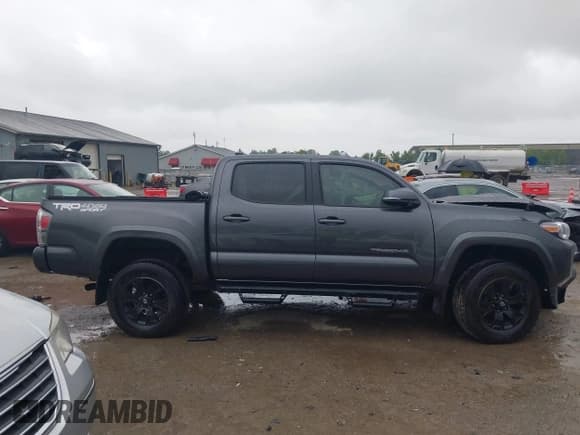 ✅ 2022 Toyota Tacoma SR • VIN: 3TYCZ5AN6NT071805 • Лот: 42881063. Опубликован ранее на IAAI с пробегом 32 177 миль. Бесплатный доступ к архиву аукционных продаж из США и подробный отчёт об истории автомобиля на DreamBid. Изображение 12.