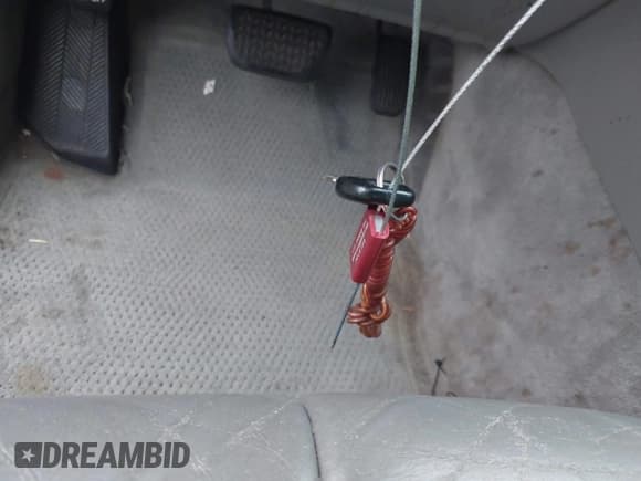 ✅ 2000 Toyota Avalon XL • VIN: 4T1BF28B1YU026051 • Lot: 43654465. Listed on IAAI with 237,484 mi. Free auction sales archive from the USA and detailed vehicle history report at DreamBid. Image 11.