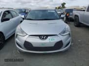 ✅ 2015 Hyundai Veloster • VIN: KMHTC6ADXFU232322 • Lot: 68891114. Wystawiony na Copart z przebiegiem 93 623 mil. Bezpłatny archiwum sprzedaży aukcyjnych z USA i szczegółowy raport historii pojazdu na DreamBid. Zdjęcie 5.