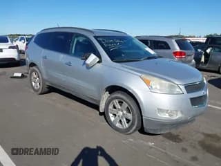 ✅ 2012 Chevrolet Traverse 2LT • VIN: 1GNKVJED2CJ323659 • Lot: 43464440. Wystawiony na IAAI z przebiegiem 180 624 mil. Bezpłatny archiwum sprzedaży aukcyjnych z USA i szczegółowy raport historii pojazdu na DreamBid. Zdjęcie 1.