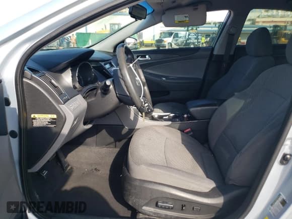 ✅ 2013 Hyundai Sonata GLS • VIN: 5NPEB4AC4DH605728 • Lot: 71547984. Wystawiony na Copart z przebiegiem 136 689 mil. Bezpłatny archiwum sprzedaży aukcyjnych z USA i szczegółowy raport historii pojazdu na DreamBid. Zdjęcie 7.