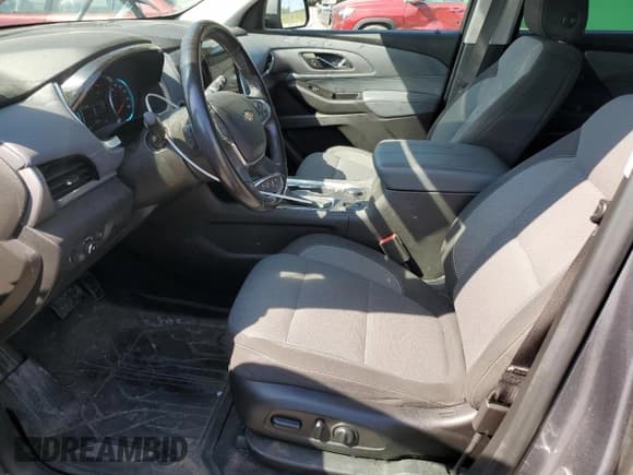 ✅ 2019 Chevrolet Traverse LT Cloth • VIN: 1GNERGKW9KJ285453 • Lot: 72084555. Wystawiony na Copart z przebiegiem 120 788 mil. Bezpłatny archiwum sprzedaży aukcyjnych z USA i szczegółowy raport historii pojazdu na DreamBid. Zdjęcie 7.