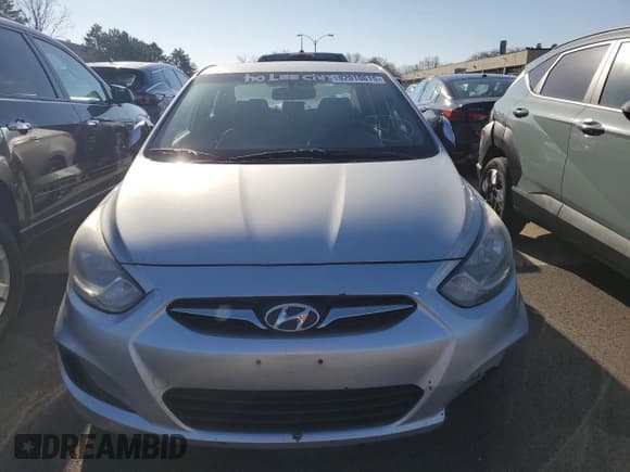 ✅ 2013 Hyundai Accent GLS • VIN: KMHCT4AE4DU421641 • Lot: 92010615. Wystawiony na Copart z przebiegiem 174 782 mil. Bezpłatny archiwum sprzedaży aukcyjnych z USA i szczegółowy raport historii pojazdu na DreamBid. Zdjęcie 5.