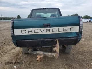 ✅ 1996 Chevrolet Silverado 2500 • VIN: 1GCGC29R8TE235949 • Lot: 69390755. Wystawiony na Copart z przebiegiem 170 679 mil. Bezpłatny archiwum sprzedaży aukcyjnych z USA i szczegółowy raport historii pojazdu na DreamBid. Zdjęcie 6.