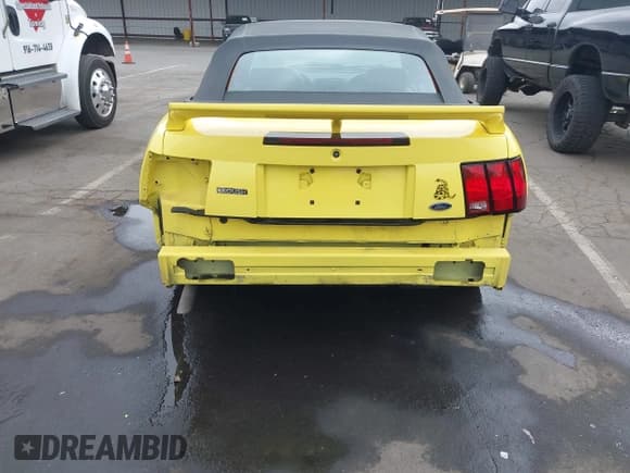 ✅ 2001 Ford Mustang Deluxe • VIN: 1FAFP44451F131472 • Lot: 42119006. Listed on IAAI with 63,388 mi. Free auction sales archive from the USA and detailed vehicle history report at DreamBid. Image 6.