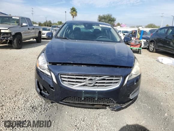 ✅ 2013 Volvo S60 T5 Premier • VIN: YV1612FS9D1217892 • Lot: 92730235. Wystawiony na Copart z przebiegiem 91 457 mil. Bezpłatny archiwum sprzedaży aukcyjnych z USA i szczegółowy raport historii pojazdu na DreamBid. Zdjęcie 5.