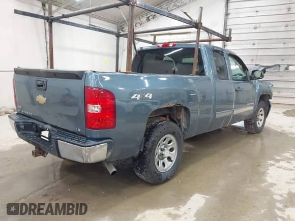 ✅ 2011 Chevrolet Silverado 1500 LS • VIN: 1GCRKREA8BZ268901 • Lot: 42717299. Wystawiony na IAAI z przebiegiem 117 725 mil mil. Skorzystaj z bezpłatnego archiwum sprzedaży aukcyjnych z USA i zobacz szczegółowy raport historii pojazdu na DreamBid. Zdjęcie 4.
