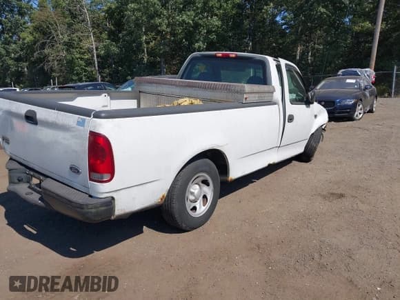 ✅ 2001 Ford F-150 XL • VIN: 1FTZF17201NB67319 • Лот: 43153532. Опубликован ранее на IAAI с пробегом Не указан. Бесплатный доступ к архиву аукционных продаж из США и подробный отчёт об истории автомобиля на DreamBid. Изображение 4.
