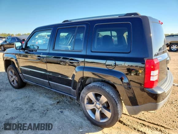 ✅ 2016 Jeep Patriot Sport • VIN: 1C4NJPBAXGD634890 • Lot: 85392335. Wystawiony na Copart z przebiegiem 117 439 mil. Bezpłatny archiwum sprzedaży aukcyjnych z USA i szczegółowy raport historii pojazdu na DreamBid. Zdjęcie 2.