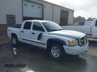2007 Dodge Dakota SLT с VIN 1D7HW48P37S122785, выставлен на аукционе IAAI как лот 43053613 с пробегом 192 429 миль миль и . История ставок и продаж доступна на DreamBid. Изображение 1.