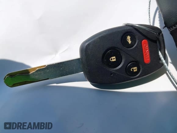 ✅ 2010 Honda Accord LX • VIN: 1HGCP2F32AA022276 • Lot: 42491671. Listed on IAAI with 136,962 mi. Free auction sales archive from the USA and detailed vehicle history report at DreamBid. Image 11.