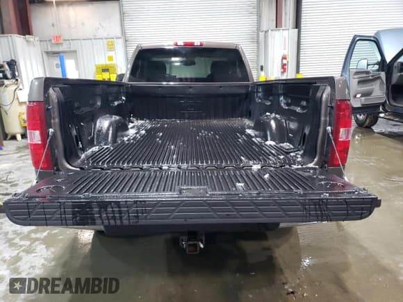 ✅ 2008 Chevrolet Silverado 1500 Work Truck • VIN: 1GCEC14018Z110656 • Lot: 47303285. Wystawiony na Copart z przebiegiem 134 914 mil. Bezpłatny archiwum sprzedaży aukcyjnych z USA i szczegółowy raport historii pojazdu na DreamBid. Zdjęcie 6.
