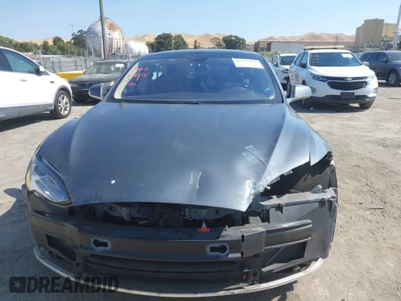 ✅ 2012 Tesla Model S Performance • VIN: 5YJSA1DPXCFP02920 • Lot: 42757374. Wystawiony na IAAI z przebiegiem 68 492 mil. Bezpłatny archiwum sprzedaży aukcyjnych z USA i szczegółowy raport historii pojazdu na DreamBid. Zdjęcie 13.