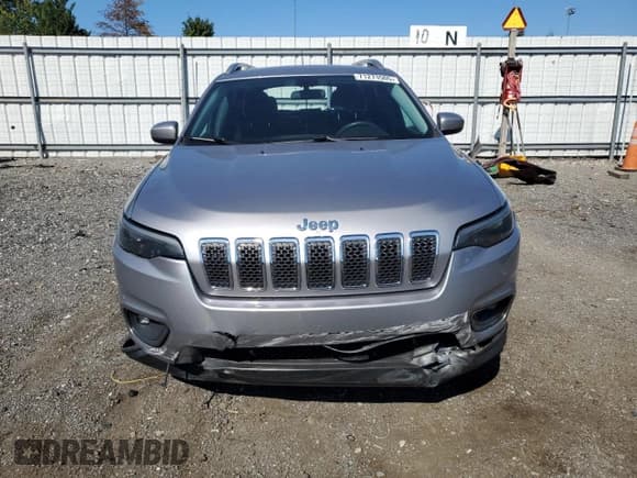 ✅ 2019 Jeep Cherokee Latitude • VIN: 1C4PJMCB9KD350254 • Lot: 71273505. Listed on Copart with 74,529 mi. Free auction sales archive from the USA and detailed vehicle history report at DreamBid. Image 5.