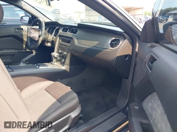 ✅ 2012 Ford Mustang GT Premium • VIN: 1ZVBP8CF2C5251013 • Lot: 42376958. Listed on IAAI with 63,474 mi. Free auction sales archive from the USA and detailed vehicle history report at DreamBid. Image 5.