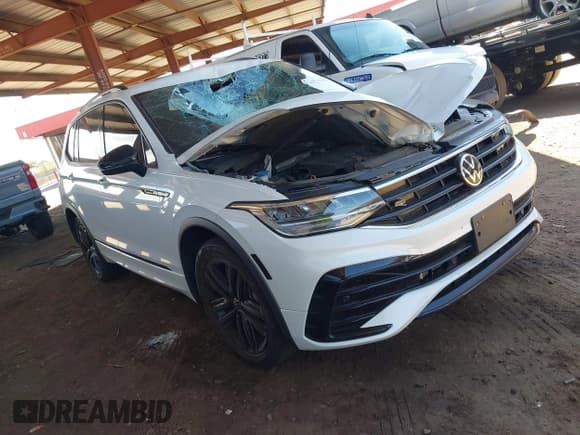 ✅ 2022 Volkswagen Tiguan SE R-Line Black • VIN: 3VVCB7AX7NM165304 • Lot: 42779938. Wystawiony na IAAI z przebiegiem 39 315 mil. Bezpłatny archiwum sprzedaży aukcyjnych z USA i szczegółowy raport historii pojazdu na DreamBid. Zdjęcie 1.