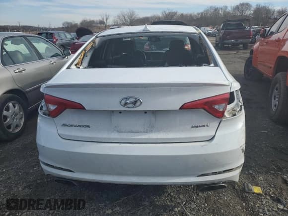 ✅ 2017 Hyundai Sonata Sport • VIN: 5NPE34AF7HH550110 • Lot: 39153093. Listed on Copart with 89,578 mi. Free auction sales archive from the USA and detailed vehicle history report at DreamBid. Image 6.