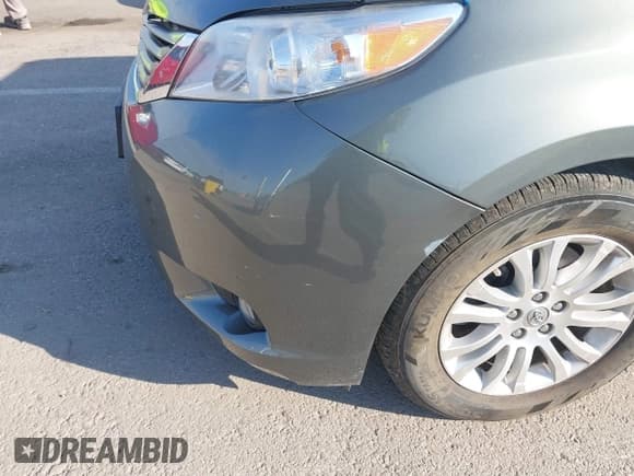 ✅ 2014 Toyota Sienna XLE • VIN: 5TDYK3DC4ES426183 • Lot: 43448376. Wystawiony na IAAI z przebiegiem 147 679 mil. Bezpłatny archiwum sprzedaży aukcyjnych z USA i szczegółowy raport historii pojazdu na DreamBid. Zdjęcie 17.