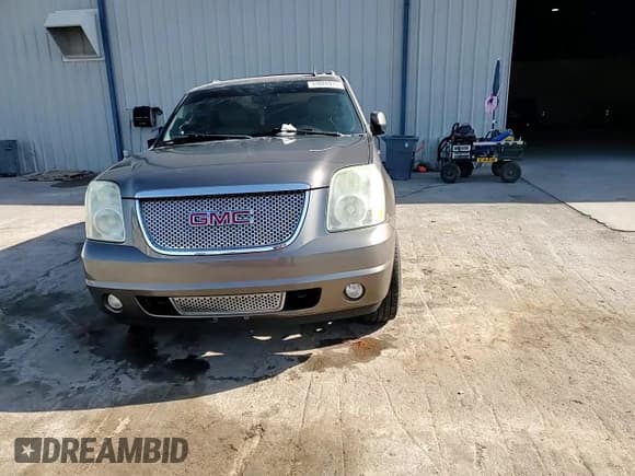 ✅ 2012 GMC Yukon XL Denali • VIN: 1GKS1MEF8CR157189 • Lot: 55086915. Wystawiony na Copart z przebiegiem 172 640 mil. Bezpłatny archiwum sprzedaży aukcyjnych z USA i szczegółowy raport historii pojazdu na DreamBid. Zdjęcie 14.