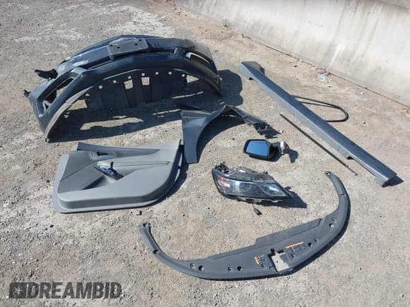 ✅ 2015 Chevrolet Impala LS • VIN: 2G11Z5SL9F9142689 • Lot: 42153264. Listed on IAAI with 62,937 mi. Free auction sales archive from the USA and detailed vehicle history report at DreamBid. Image 12.